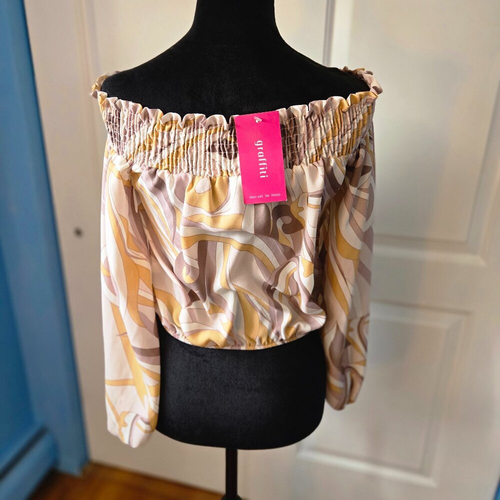 D`ELUC. Faux Leather 100% Polyurethane Pants w/bonus shirt